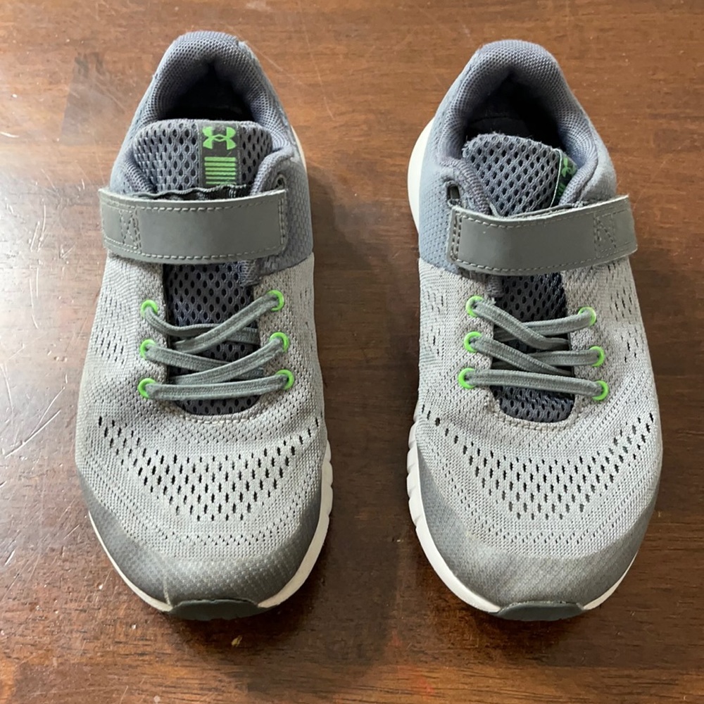 Little boys size 2 under armour shoes